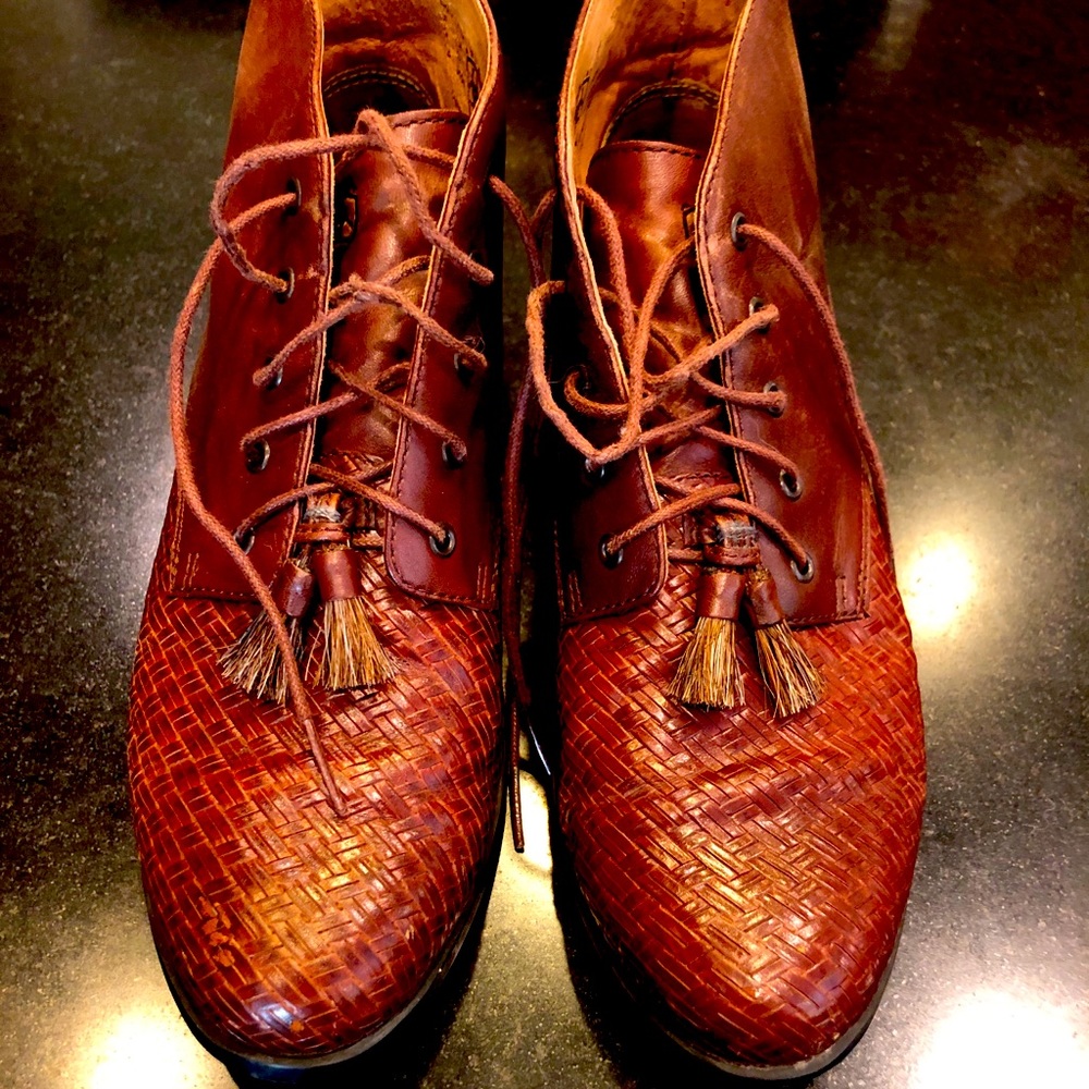Ariat Ankle Boots w/ Laces